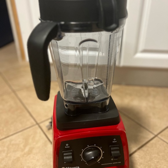 Vitamix Red and Black Professional Blender - Picture 4 of 11